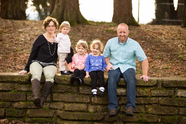 Familia de cinco personas — Foto de Stock