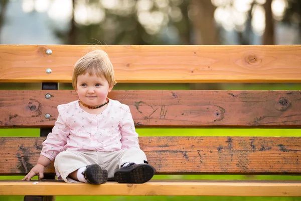 1 歳の少女の肖像画 — ストック写真