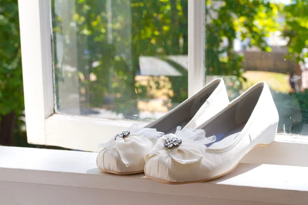 Mariée Chaussures de jour de mariage — Photo