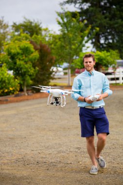 Drone düğünde uçan dört Helikopter Pilot