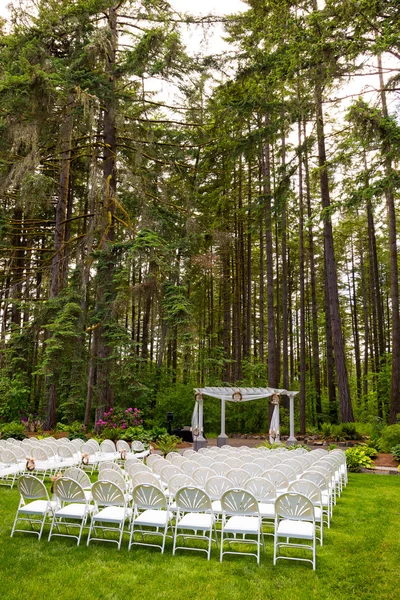 Lugar natural al aire libre de la boda en Oregon — Foto de Stock