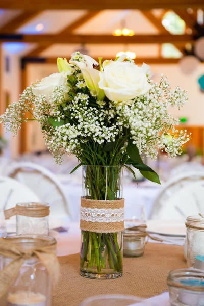 Bruiloft receptie Tabel Centerpiece — Stockfoto