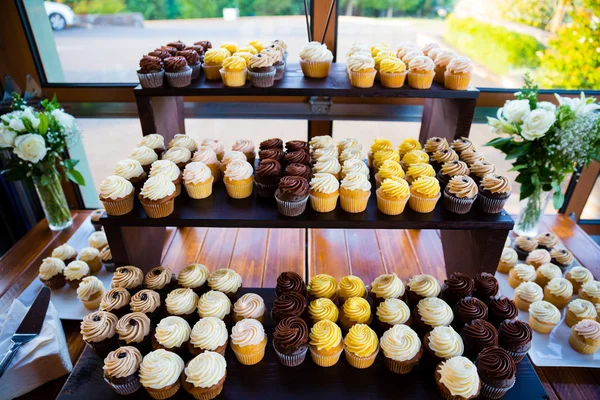 Cupcakes de réception de mariage — Photo