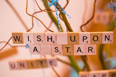 Scrabble harf düğün dekorasyonu
