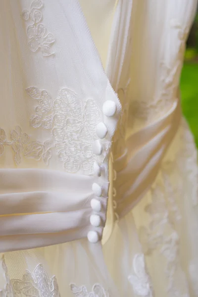 Weißes Hochzeitskleid — Stockfoto