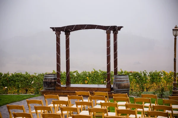 Luogo della cerimonia nuziale della tempesta di pioggia — Foto Stock