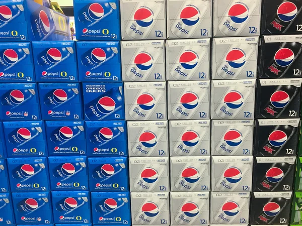 Soda Pop Selection at Grocery Store — Stock Photo, Image