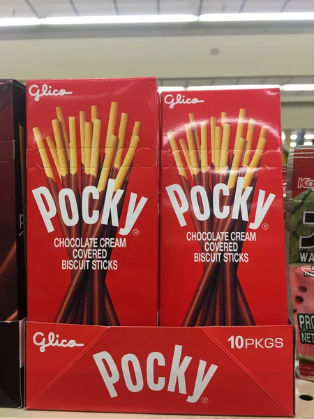 Palos cubiertos de chocolate Pocky — Foto de Stock