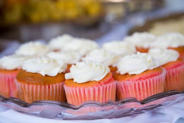 Bruiloft receptie cupcakes — Stockfoto