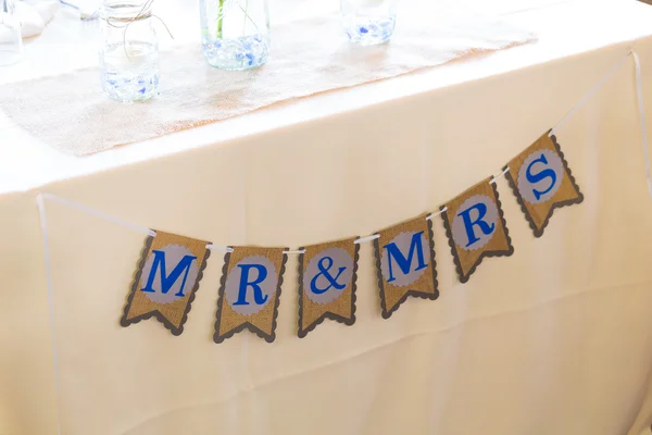 Señor y señora firman en la boda — Foto de Stock