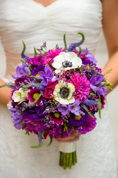 Braut Hochzeit Blumenstrauß — Stockfoto