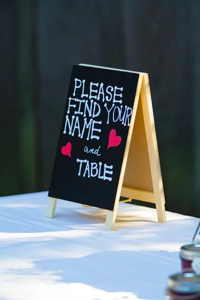 Sinal de mesa de casamento na recepção — Fotografia de Stock