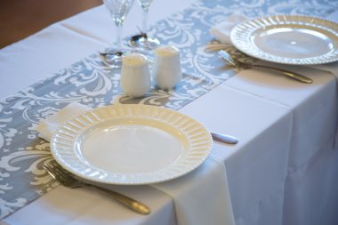 Gelin ve Damat Düğün masada