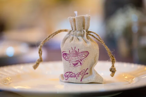 Burlap Wedding Party Favors for Guests — Stock Photo, Image