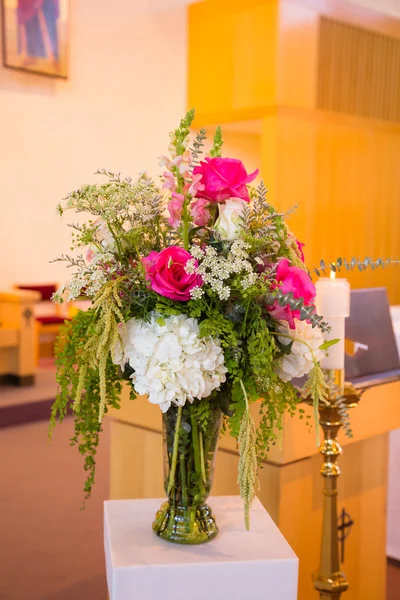 Hochzeitszeremonie Blumenstrauß — Stockfoto