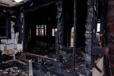 Evin büyük yangında yandı