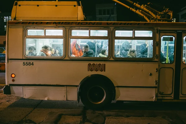 Muni Bus at Night SF — Stock Photo, Image