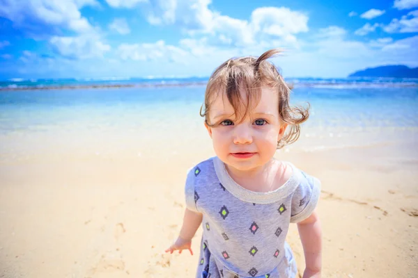 Söt ett år gamla porträtt på Hawaii — Stockfoto