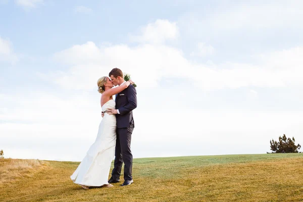 Retrato do dia do casamento da noiva e noivo — Fotografia de Stock