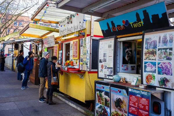 Portland Oregon Food Trucks y Carritos — Foto de Stock