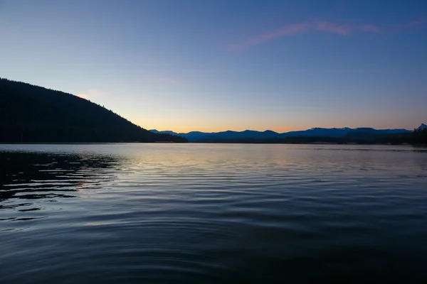 Lemolo reservoir bei untergang in oregon — Stockfoto