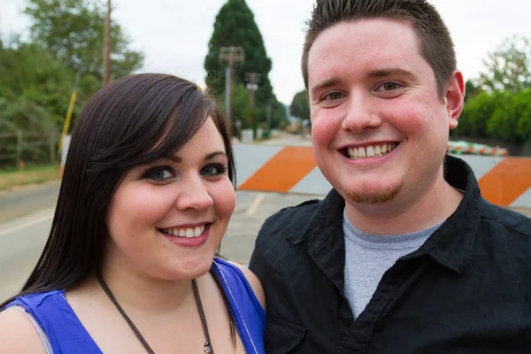 Pareja comprometida Retrato al aire libre —  Fotos de Stock