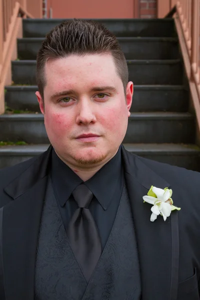 Groom Portrait on Wedding Day Outdoors — Stock Photo, Image