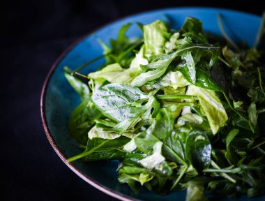 Taze marul karışımı. Yakın plan.