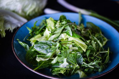 Taze marul karışımı. Yakın plan.