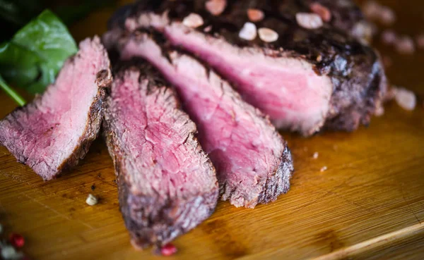 Leckeres Bienensteak Auf Dem Grill — Stockfoto