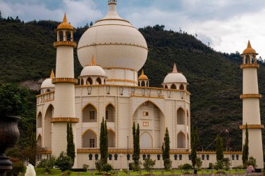 Tac Mahal 'den esinlenerek inşa et
