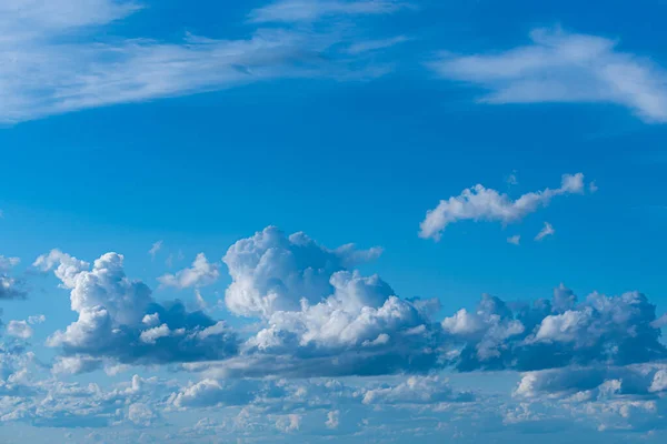 Nuvole Cumulus Cielo Blu Una Giornata Estiva Soleggiata — Foto Stock