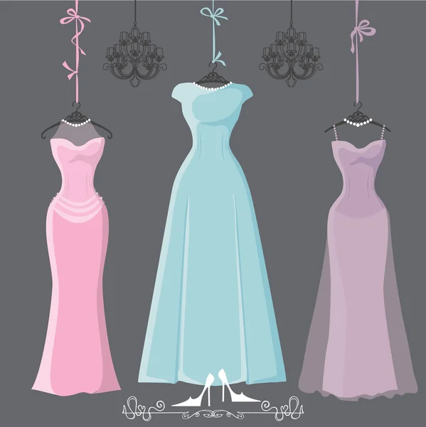Três retro vestidos de dama de honra longa — Fotografia de Stock