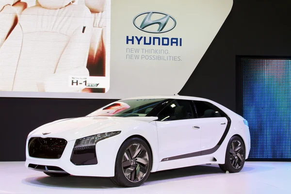 NONTHABURI - NOVEMBER 28: Hyundai display on stage at The 30th T — Stock Photo, Image
