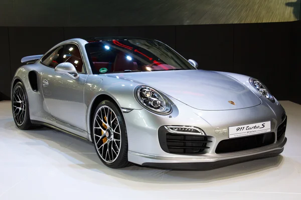 NONTHABURI, TAILANDIA - 25 DE MARZO: El Porsche 911 turbo S está en d —  Fotos de Stock