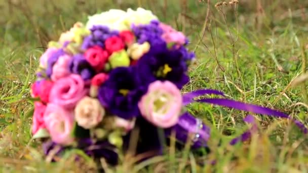 Wedding bouquet of fresh flowers.Festive bouquet of fresh flowers.Wedding bridal bouquet.Wedding floristry. — Stock Video