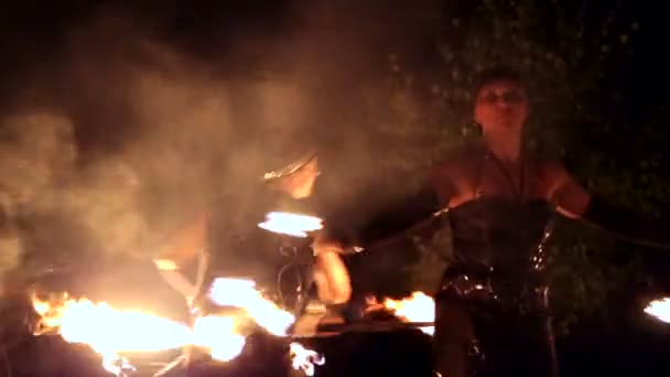 VINNITSA, UKRAINE - SEPTEMBER 21: Fire show on the day of the city.  Performance of the dance group. Enchanting concert on City Day. September 21, 2014 in Vinnitsa, Ukraine. — Stock Video