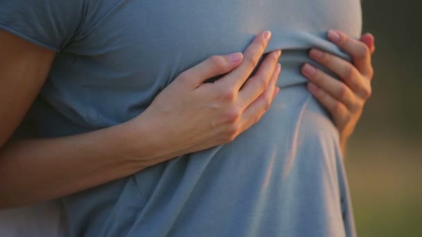 Men and women hand in hand. Portrait of male and female hand closeup. — Stock Video