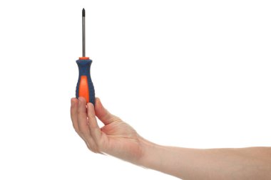 El ele tutuşan kırmızı ve siyah bir tornavida beyaz arka taraflara izole edilmiş.