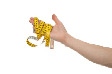 Elinde sarı bir şerit vardı, beyaz bir sırt grubunda izole edilmişti.