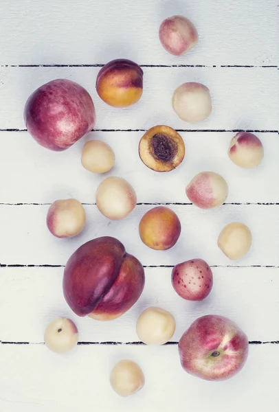 Fresh nectarine fruits — Stock Photo, Image