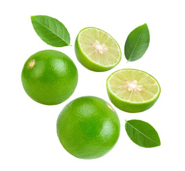 Beyaz arkaplanda izole edilmiş taze kireç