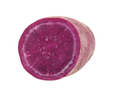 Beyaz arka planda izole edilmiş tatlı patates