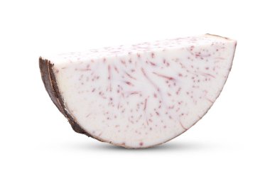 Taro kökü beyaz arkaplanda izole edildi