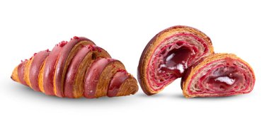 Kruvasan beyaz arkaplanda izole edildi (görüntü Camara 'dan )