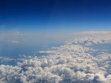 atmosfer bulutların üstünde