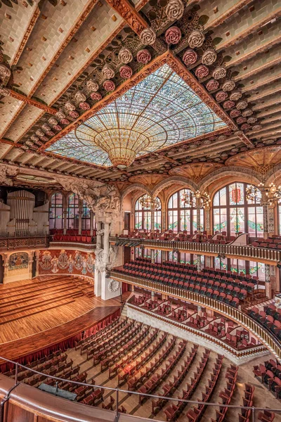 Barcelona España Febrero 2020 Vista Balcón Del Techo Vitrales Cataluña — Foto de Stock