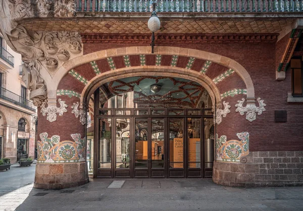 Barcelona España Febrero 2020 Columna Deco Floral Fachada Lateral Del — Foto de Stock