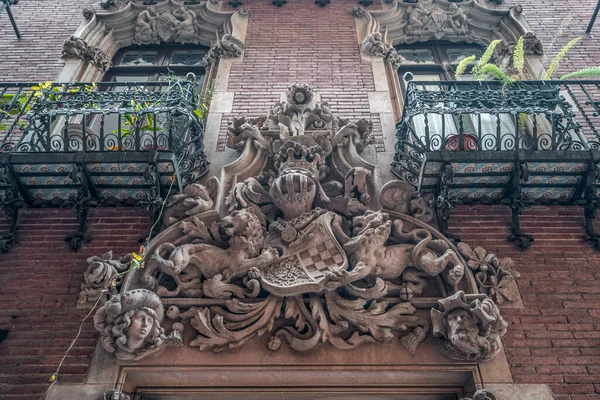 Barcelona Espanha Fevereiro 2020 Alívio Pedra Estilo Art Nouveau Casa — Fotografia de Stock