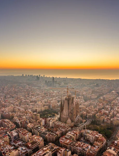 Aerial drone shot of Barcelona city before sunrise golden hour — Foto de Stock